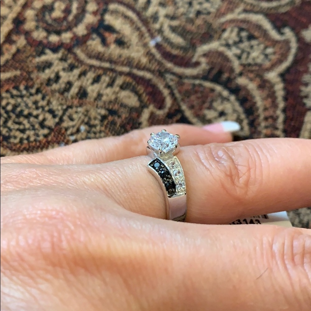 0.75ct Black Clear CZ Engagement Ring 6 7 8 9 - Picture 4 of 7
